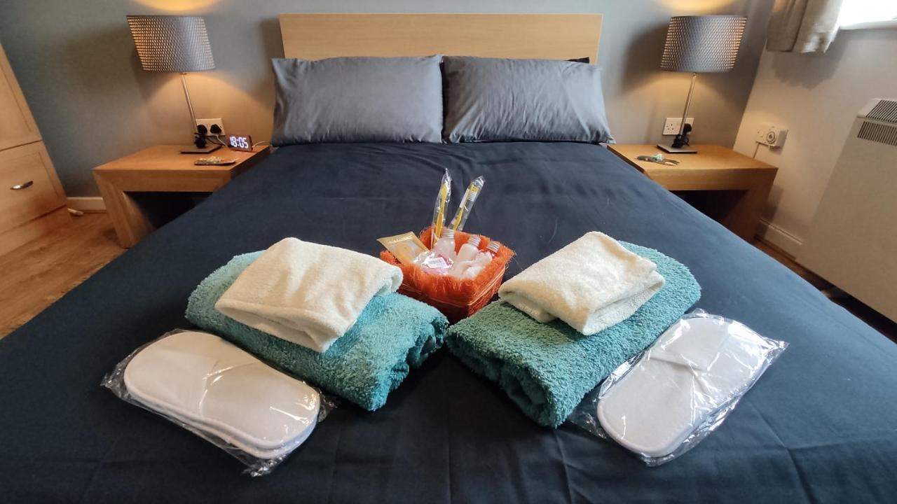 Modern 1-Bed Flat In Wiganアパートメント エクステリア 写真
