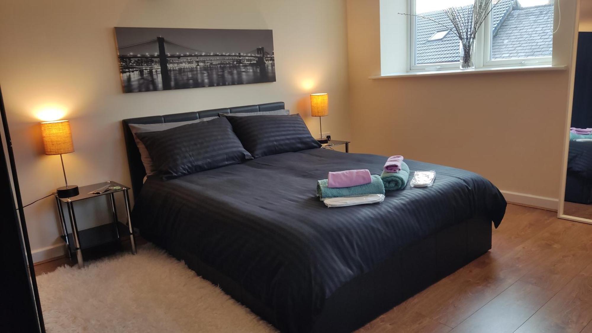 Modern 1-Bed Flat In Wiganアパートメント エクステリア 写真